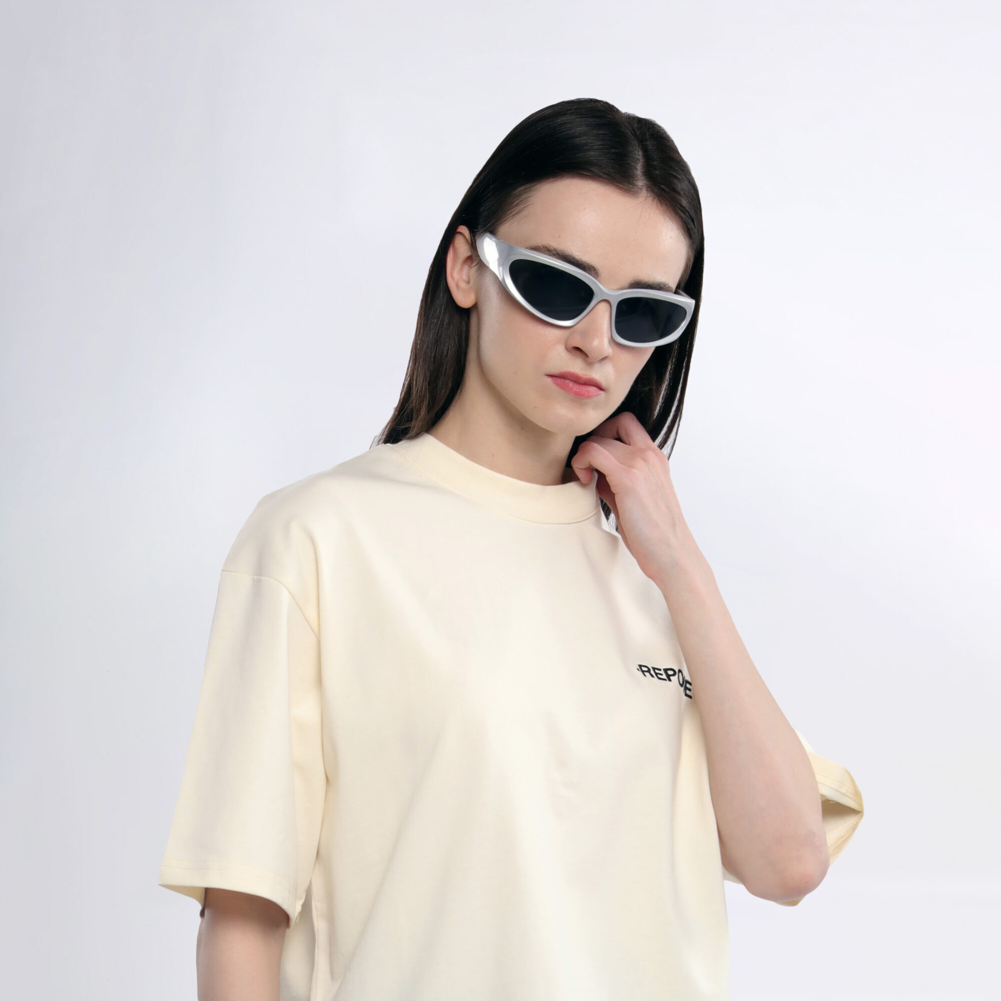 REPOSE Middle Logo Cream White Tee
